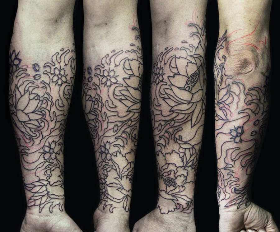 ligneseau fleurs asiatique tattoo