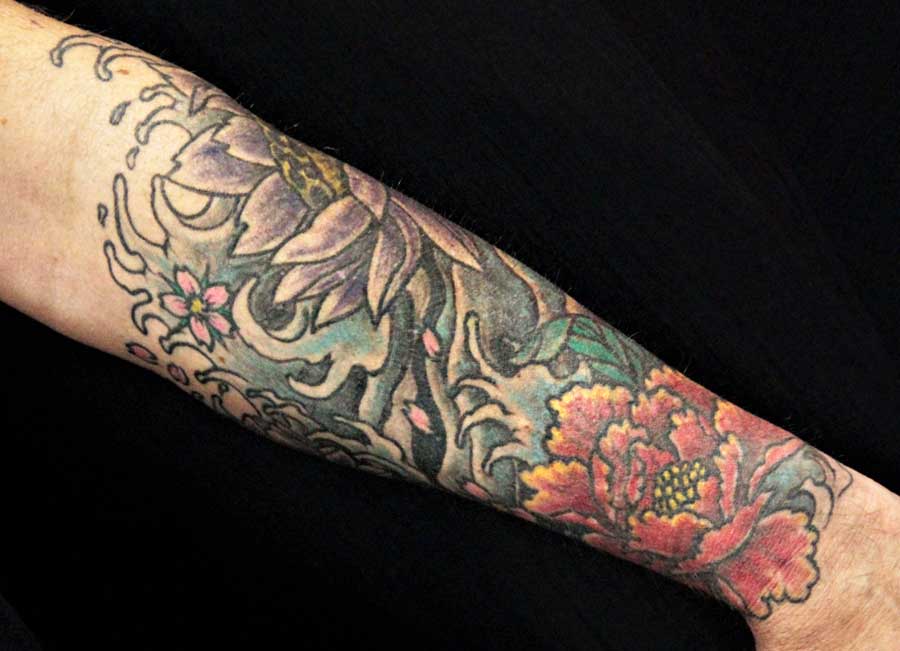 eau fleurs couleur asiatique tattoo
