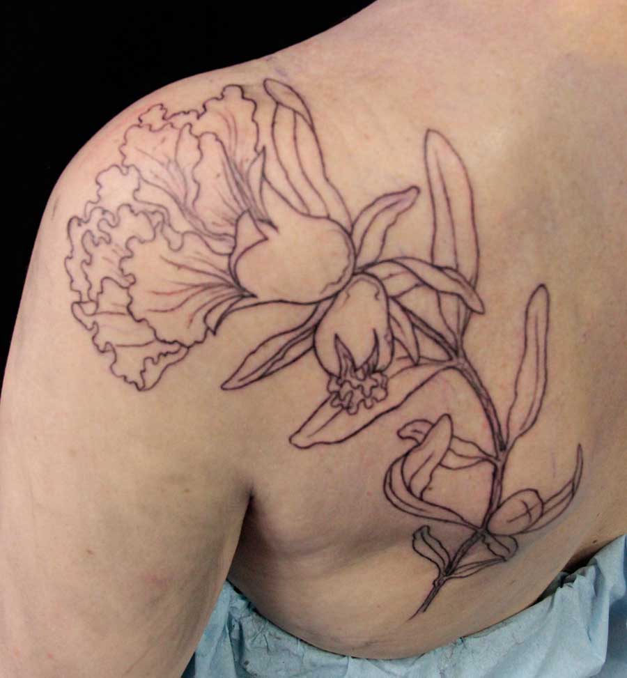tattoo floral fleur de grenadier tracé
